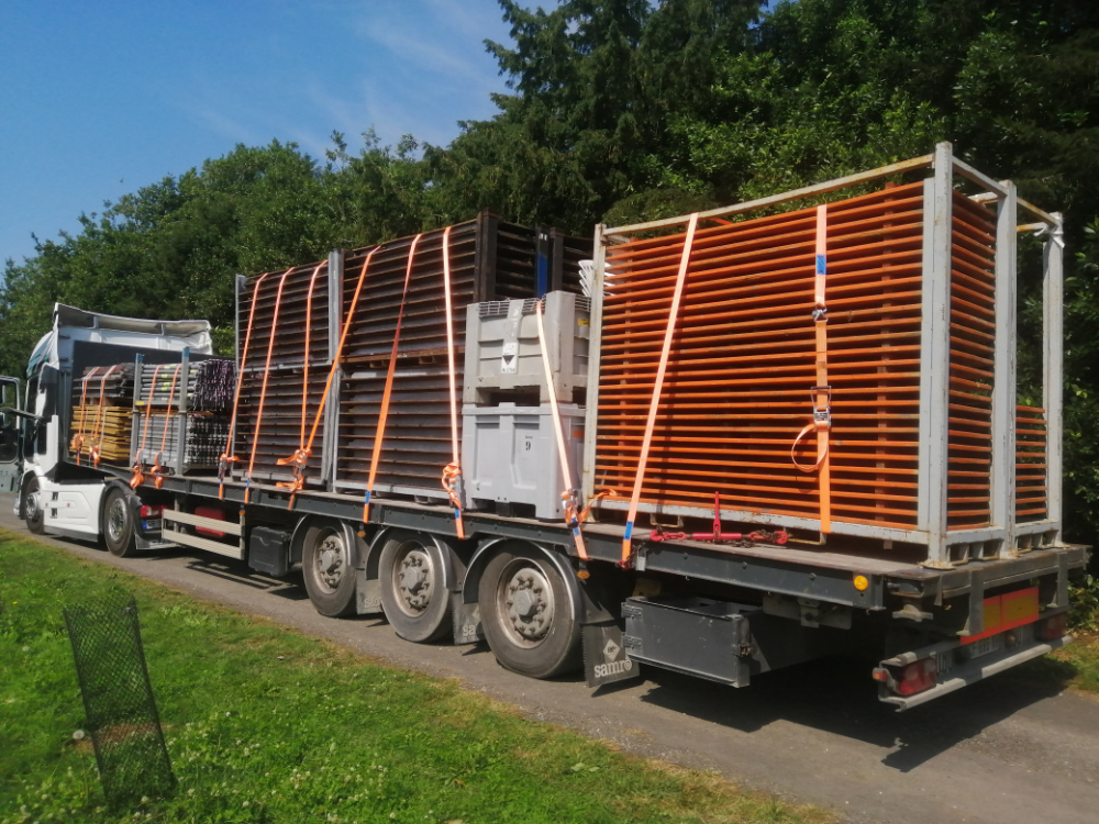 camion transportant des marchandises